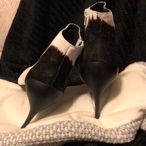 BRAND NEW BARBELL F HEELS